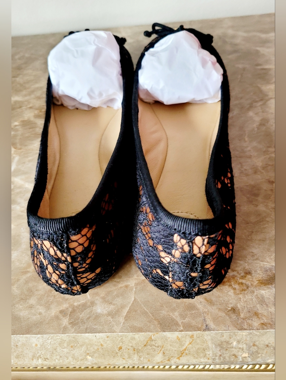 Tory Burch Chelsea Black/Nude Lace Ballet Flats with Gold Logo Charm US 9 NEW - Picture 7 of 16